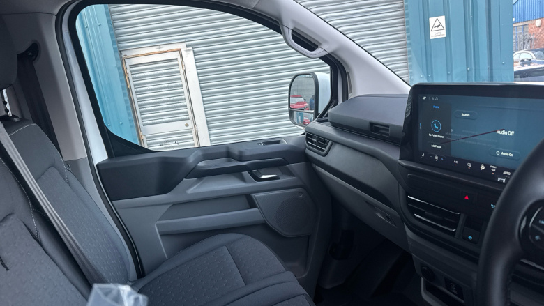 Ford Transit Custom E-320 L1 Rwd 100kW 65kWh H1 Van Limited Auto